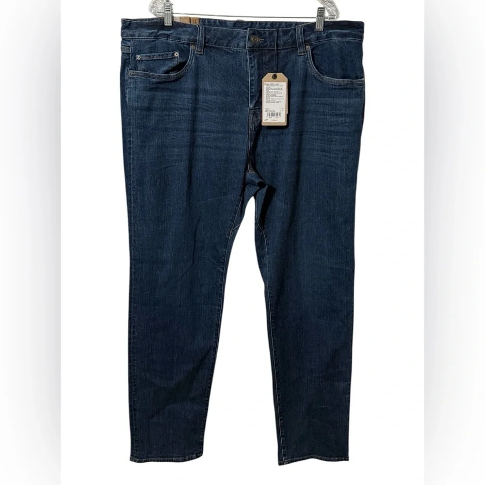 Prana Men's NWT Medium Wash Tapered Leg Hillgard Slim Jean